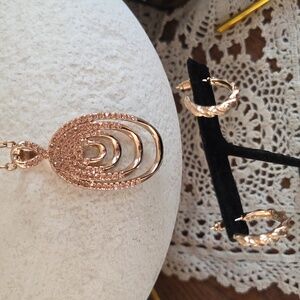 Rose Gold Pendant Necklace & Earring Set